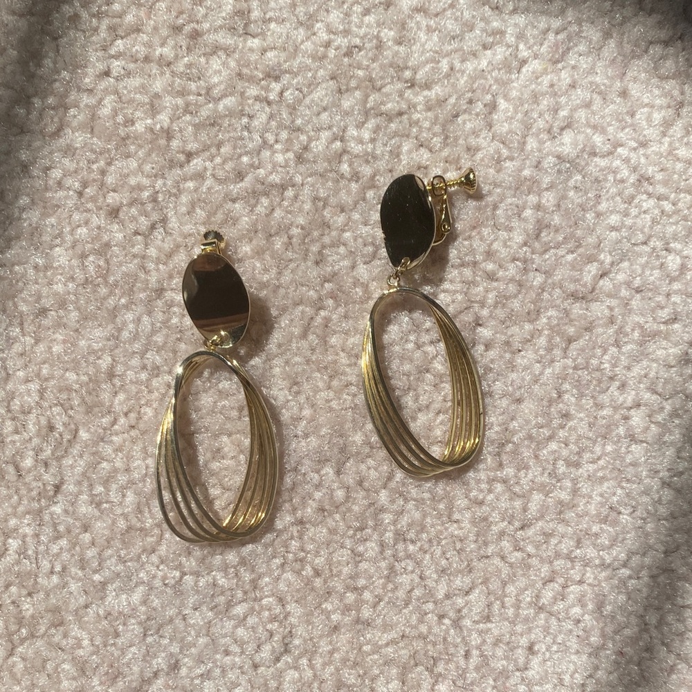 Elegant Gold Oval Drop Clip-On Earrings